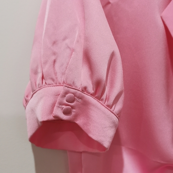 🌸 Puff Sleeve Tie Top 🌸 - Picture 4 of 7